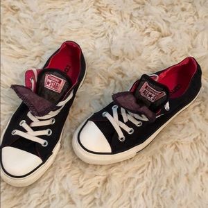 Double tongue Converse